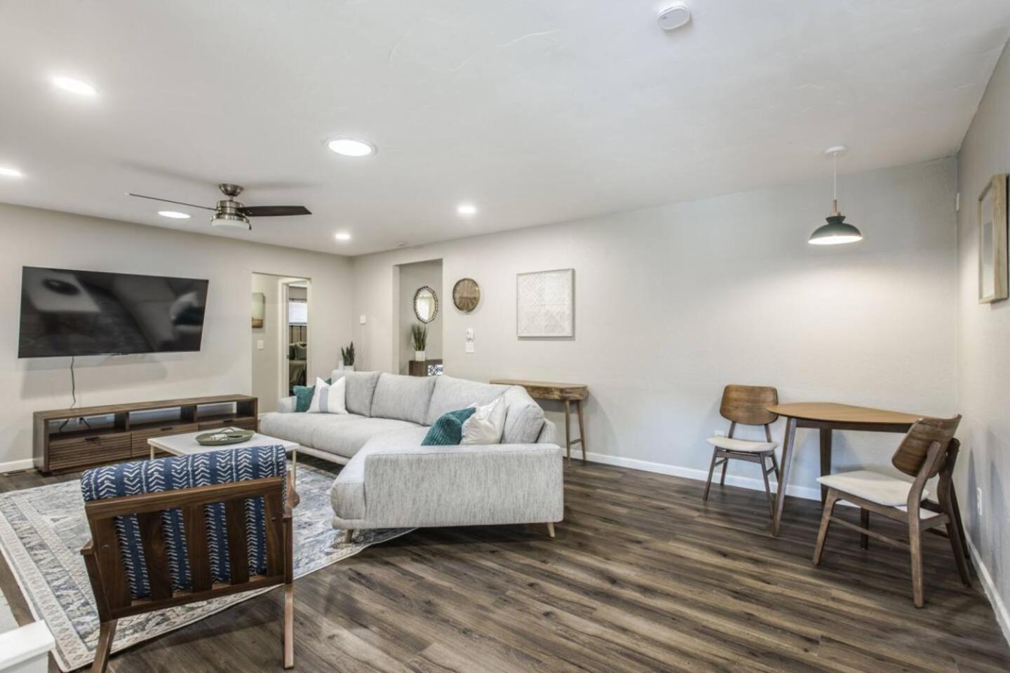 New Hummingbird Haven - Nw Okc, Billiards, Firepit Villa Oklahoma City Eksteriør bilde
