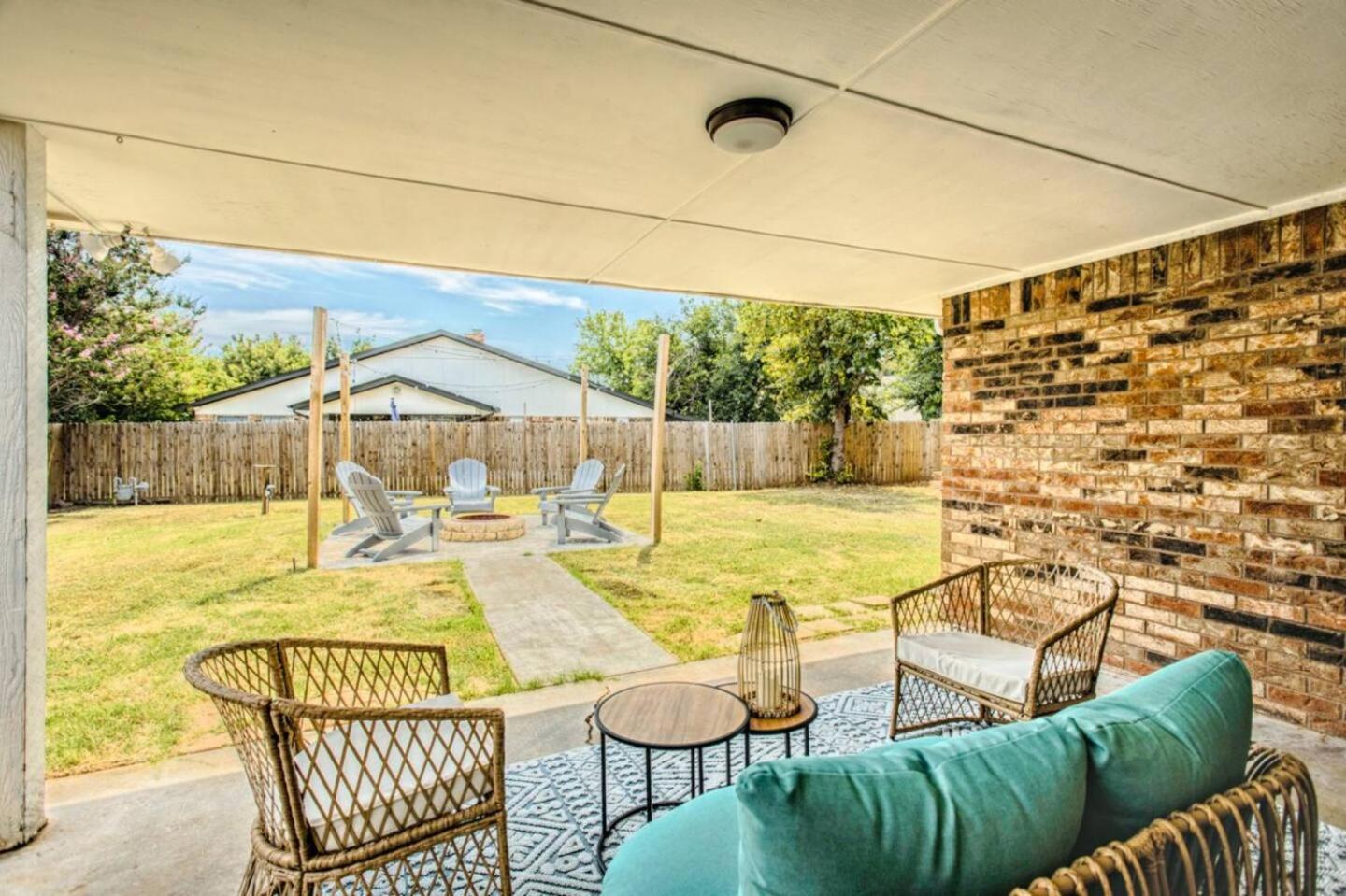 New Hummingbird Haven - Nw Okc, Billiards, Firepit Villa Oklahoma City Eksteriør bilde