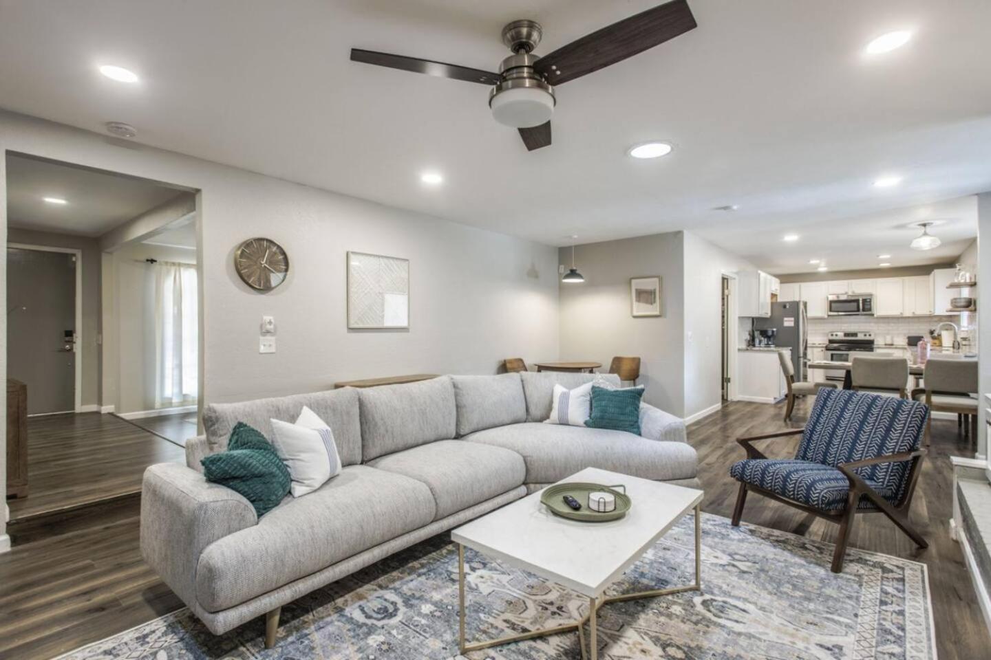 New Hummingbird Haven - Nw Okc, Billiards, Firepit Villa Oklahoma City Eksteriør bilde